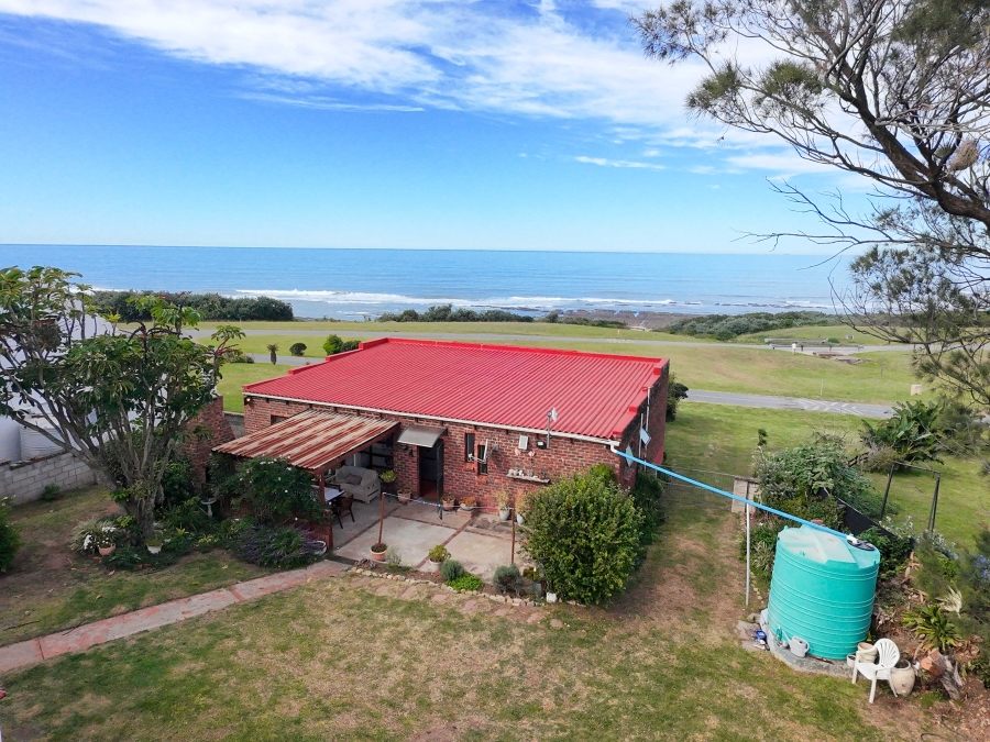 3 Bedroom Property for Sale in Winterstrand Eastern Cape